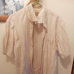 Button down casual short sleeved shirt-size Large-Arrow